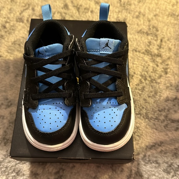 Nike, Air Jordan 1 Low, Black and University Blue, Size 8, Size 9, Size 12 - Picture 5 of 10